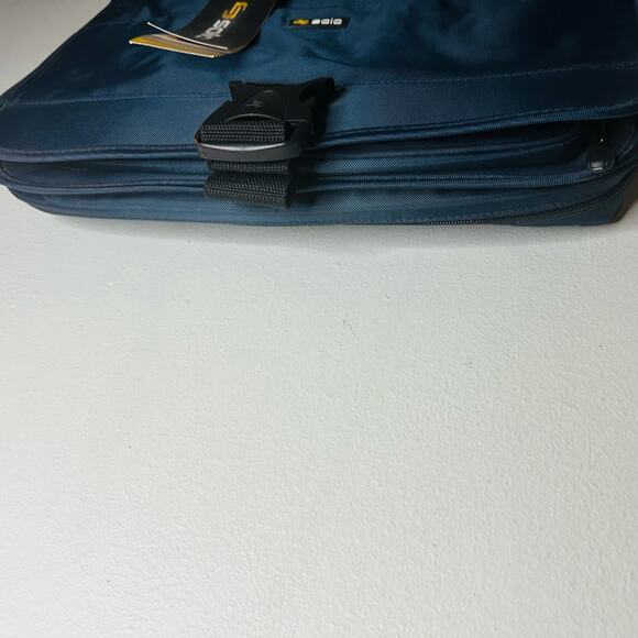 NWT SOLO Navy Expandable 15.6” Laptop Messenger Briefcase Shoulder Bag - Picture 6 of 16